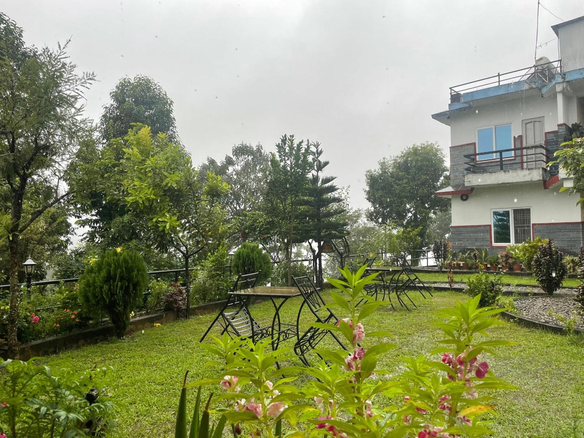 Himalaya Serene View Guest House & Farm Stay Deorāli Buitenkant foto